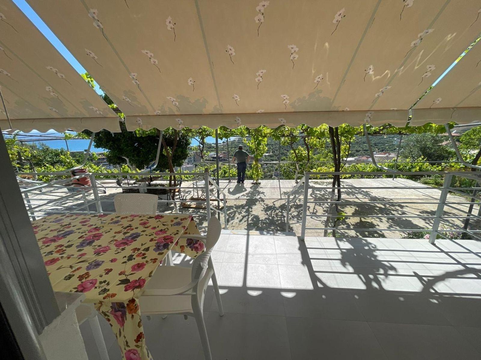 Qeparo View Rooms Exterior photo
